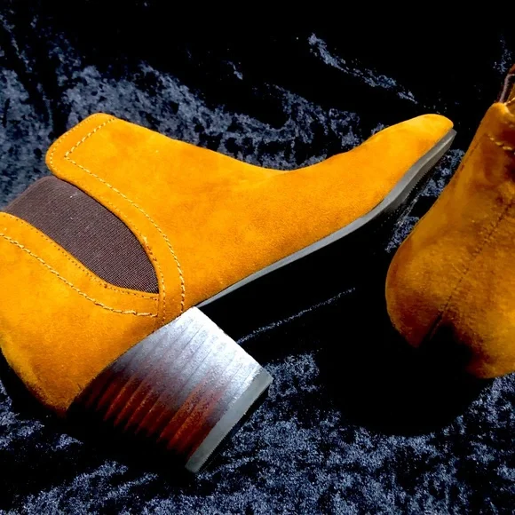 NIB UNISA Camel ankle bootie, Suede manmade material, Sz 8.5 - Picture 2 of 6